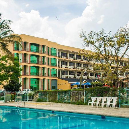 Lake View Resort Hotel Mbarara Bagian luar foto