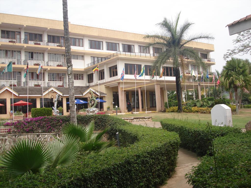 Lake View Resort Hotel Mbarara Bagian luar foto