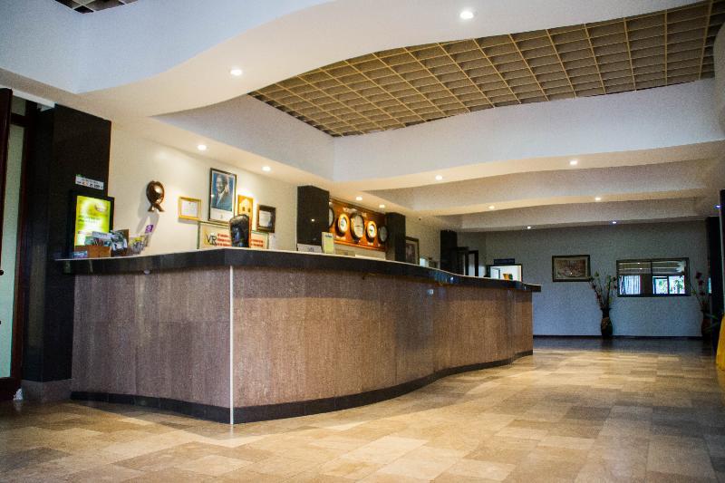 Lake View Resort Hotel Mbarara Bagian luar foto