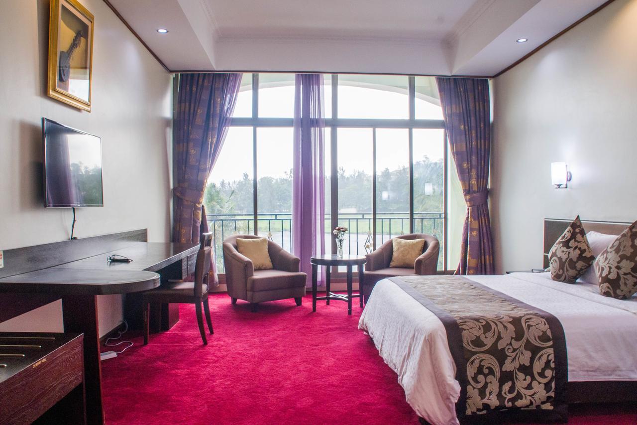 Lake View Resort Hotel Mbarara Bagian luar foto