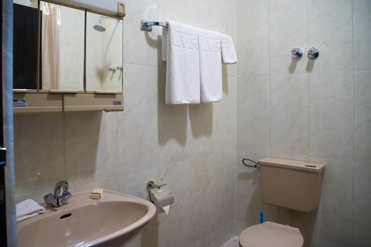Lake View Resort Hotel Mbarara Bagian luar foto