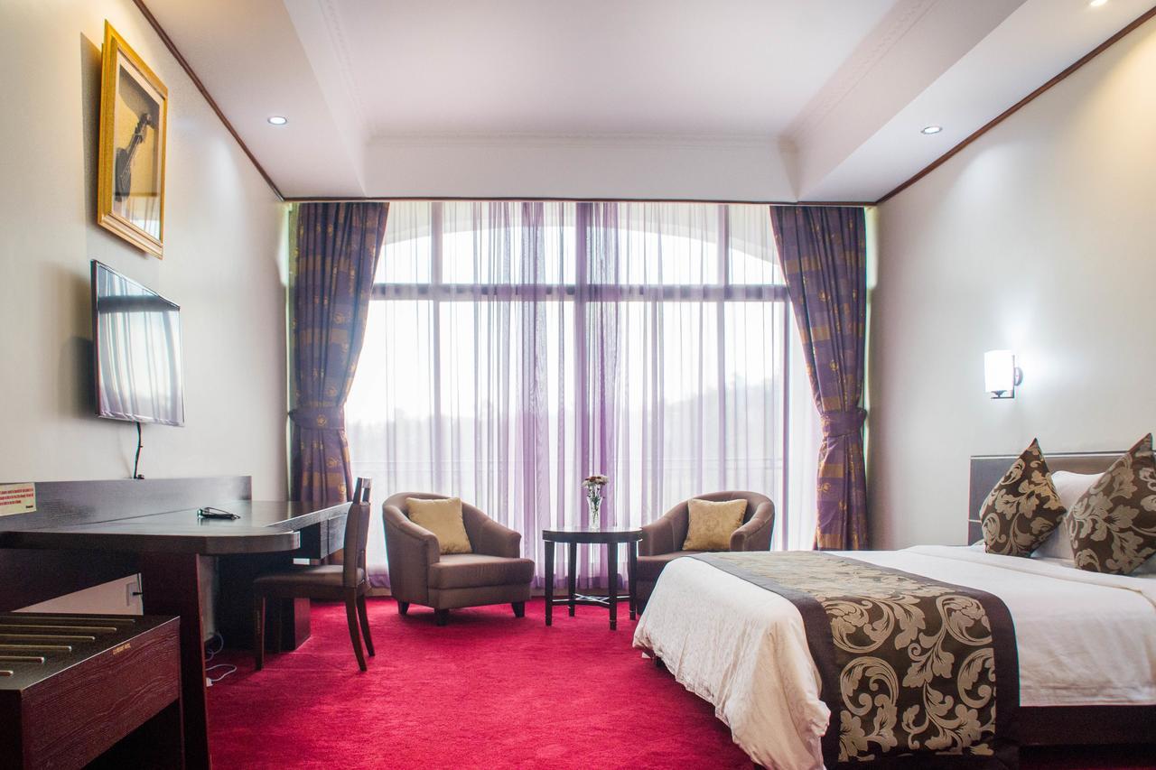 Lake View Resort Hotel Mbarara Bagian luar foto