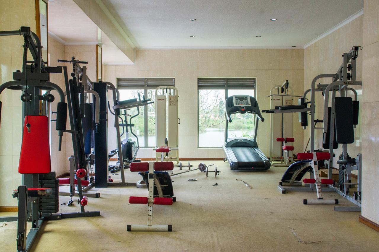 Lake View Resort Hotel Mbarara Bagian luar foto