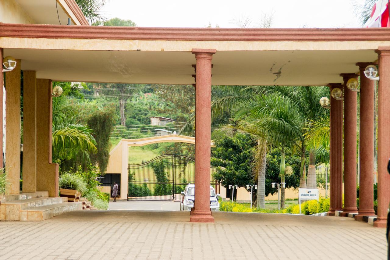 Lake View Resort Hotel Mbarara Bagian luar foto