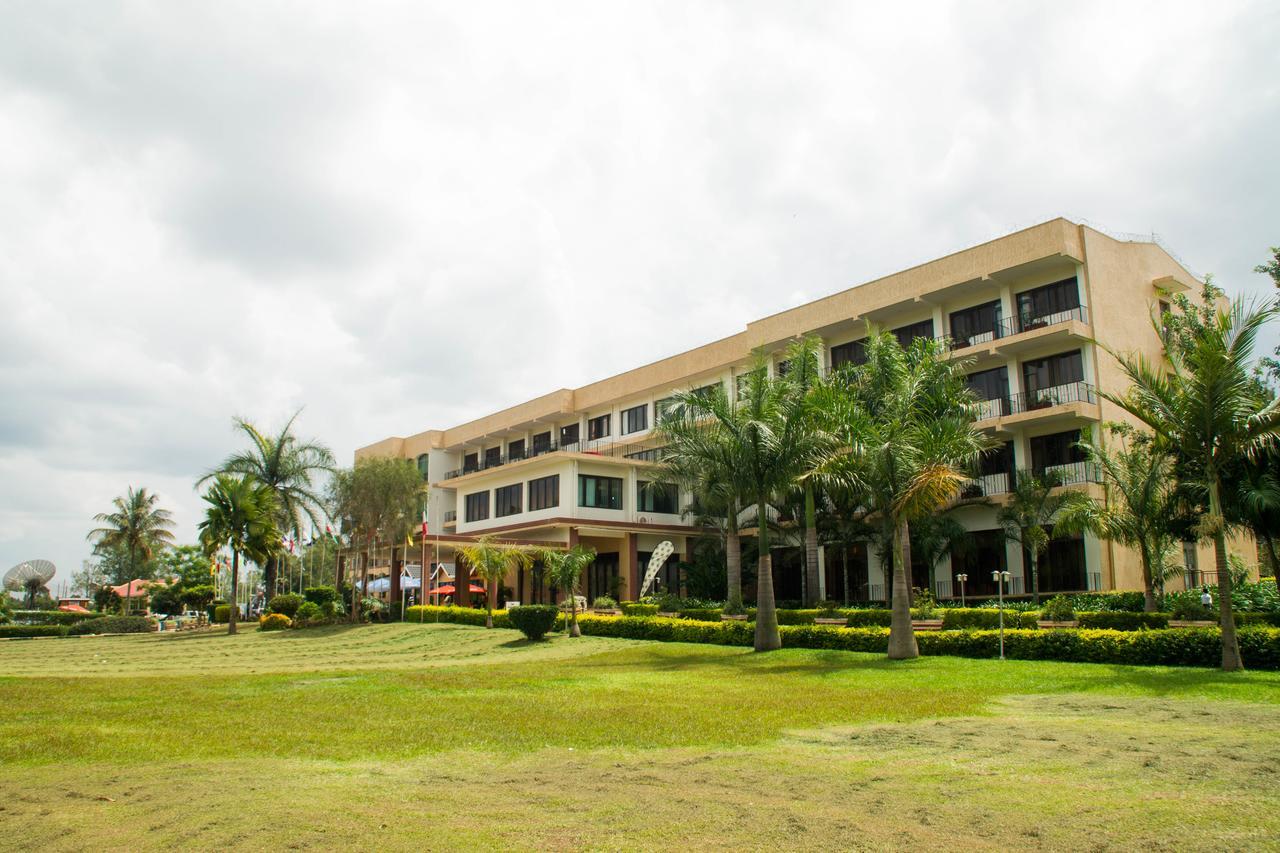 Lake View Resort Hotel Mbarara Bagian luar foto