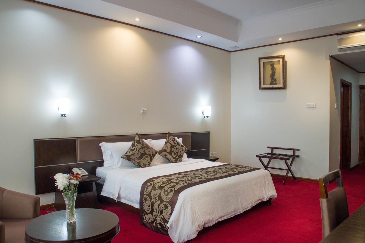 Lake View Resort Hotel Mbarara Bagian luar foto