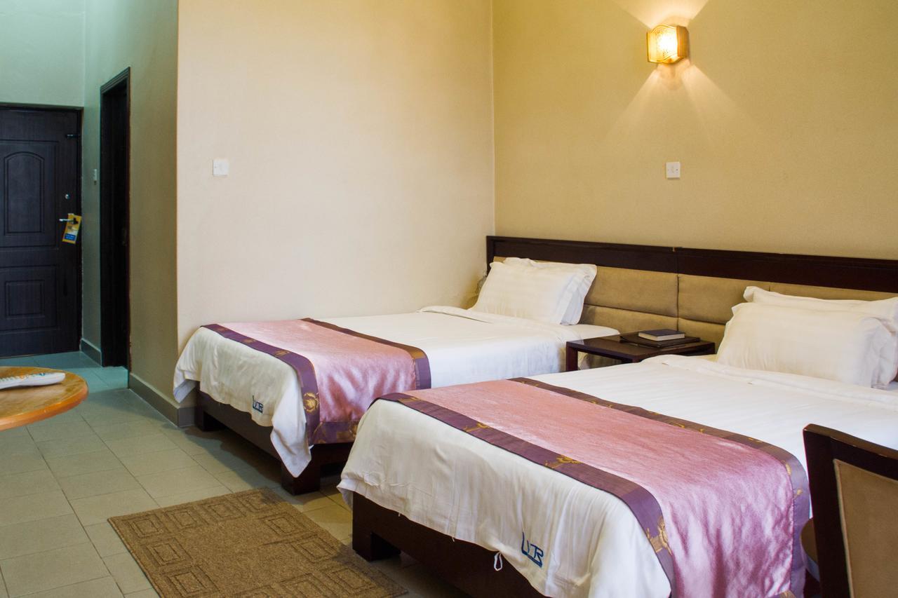 Lake View Resort Hotel Mbarara Bagian luar foto